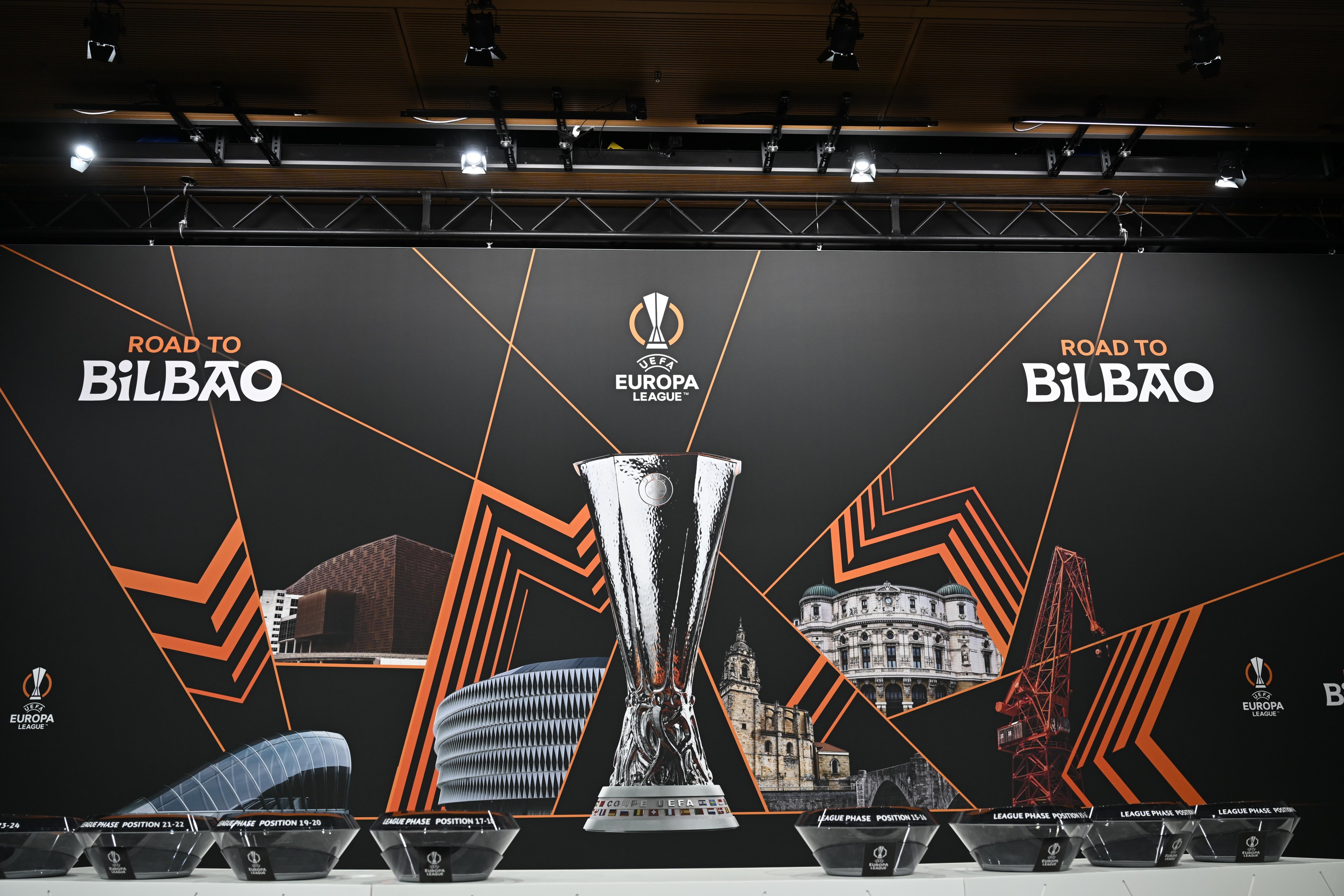 波黑黑队遗憾淘汰,未能晋级欧国联八强 波黑黑队遗憾淘汰,未能晋级欧国联八强