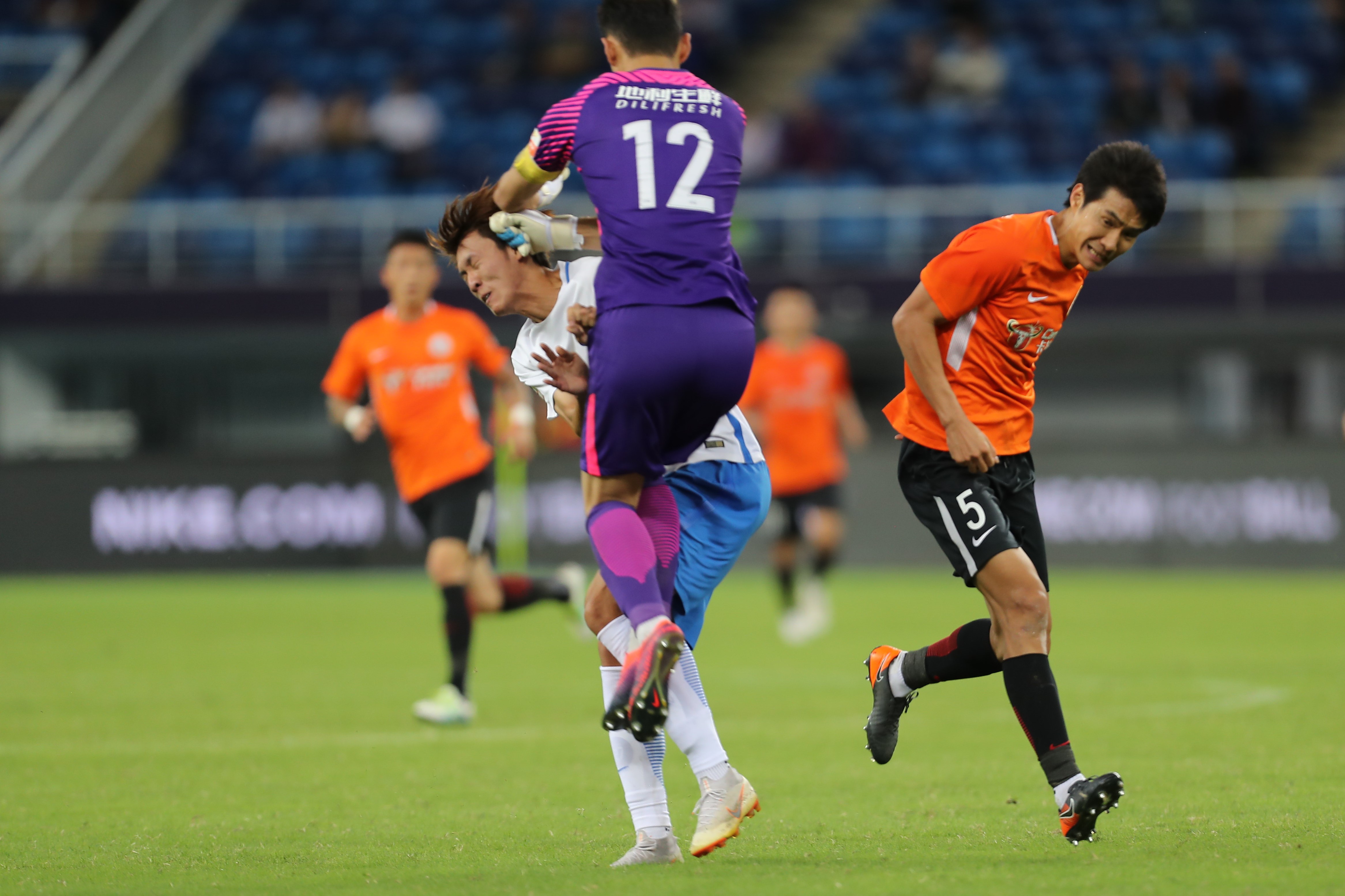 乌鲁木齐在主场战平天津泰达,难分胜负 乌鲁木齐在主场战平天津泰达,难分胜负