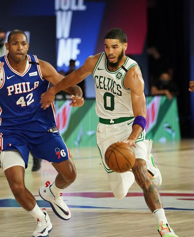 关于上海队横扫广东队，塔图姆扛起全队的信息